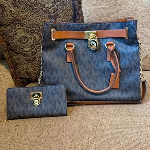 Micheal Kors tote bag and wallet